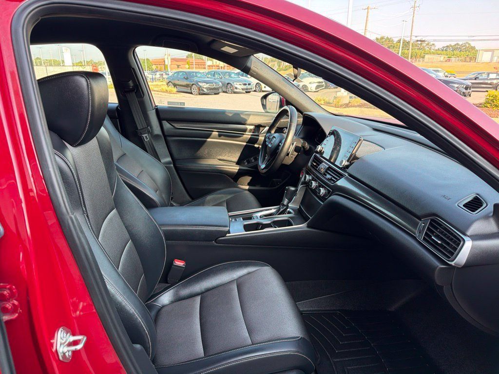 Used 2018 Honda Accord Sport image 25