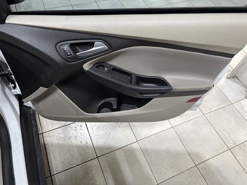 Used 2016 Ford Focus SE w/ SE Cold Weather Package image 19