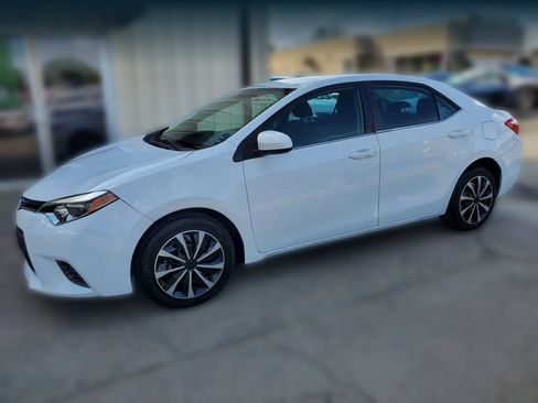 Used 2015 Toyota Corolla LE FWD image 3