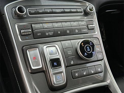 Used 2023 Hyundai Santa Fe Limited image 38