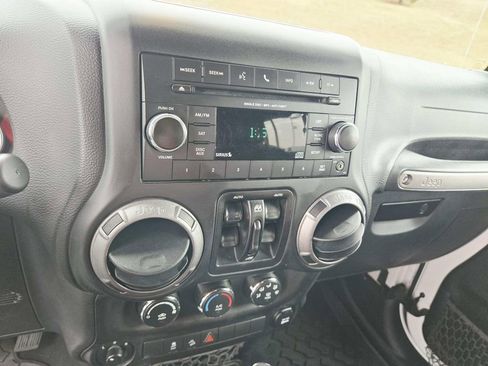 Used 2017 Jeep Wrangler Unlimited Sport w/ Quick Order Package 24S image 27