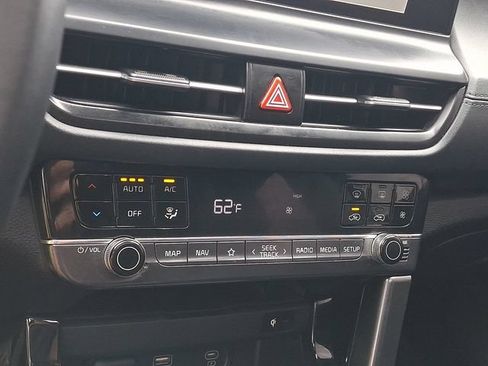 Certified 2024 Kia Seltos EX AWD/4WD image 16