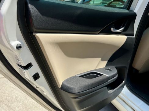 Used 2018 Honda Civic EX image 19