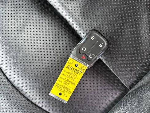 Used 2021 GMC Terrain SLT w/ Infotainment Package II image 32