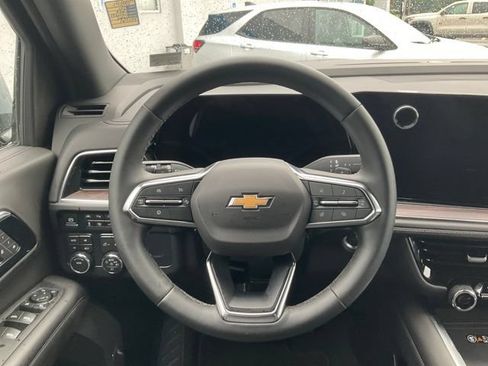 Used 2026 Chevrolet Suburban LT w/ Comfort Package AWD/4WD image 3