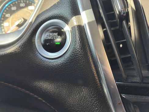 Used 2019 Chevrolet Traverse Premier w/ Redline Edition FWD image 32