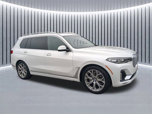 Certified 2022 BMW X7 xDrive40i w/ Premium Package image 3