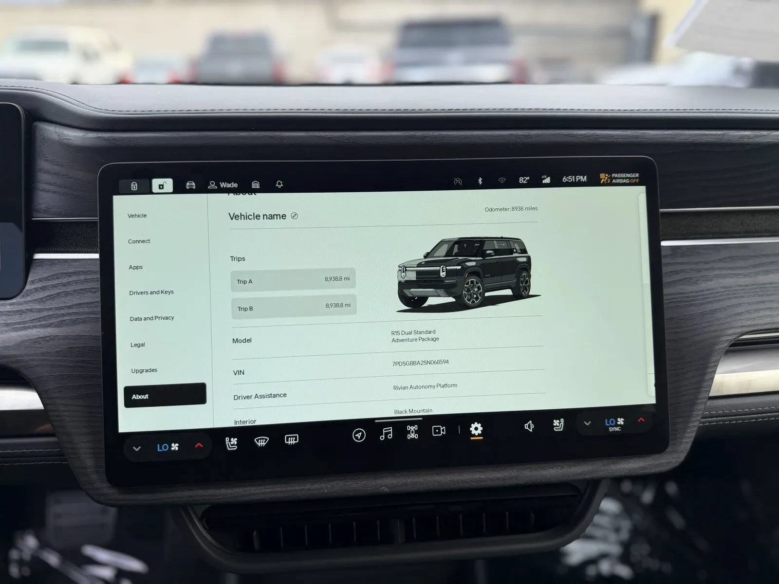 Used 2025 Rivian R1S Adventure Dual AWD/4WD image 29