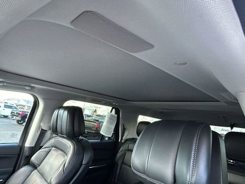 Used 2025 Lincoln Navigator Reserve image 27