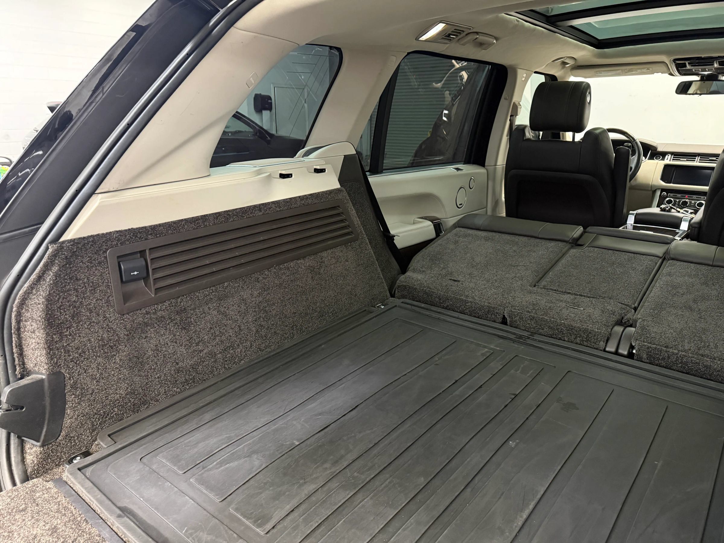 Used 2015 Land Rover Range Rover Long Wheelbase Supercharged AWD/4WD image 9