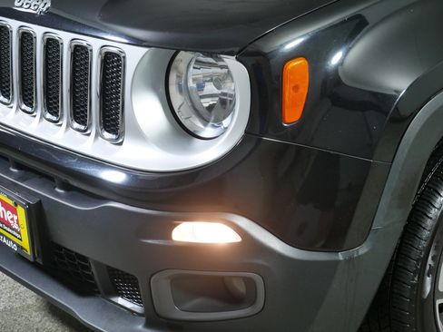 Used 2015 Jeep Renegade Limited image 16