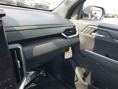 New 2026 GMC Acadia Elevation image 25