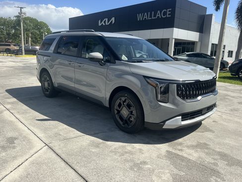 New 2026 Kia Carnival EX FWD image 4