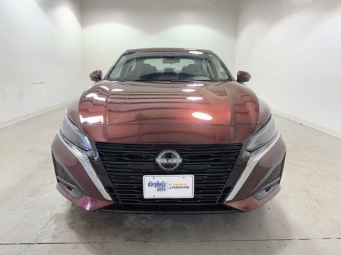 Used 2023 Nissan Altima 2.5 SV FWD image 2