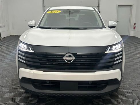 Used 2025 Nissan Kicks SV image 13