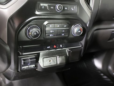 Used 2020 Chevrolet Silverado 2500 Custom w/ Custom Value Package image 15