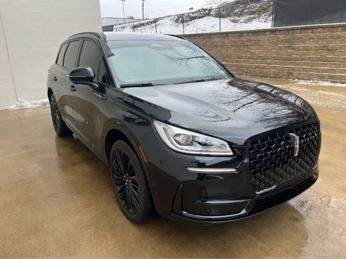 Used 2023 Lincoln Corsair Reserve w/ Equipment Group 202A image 3