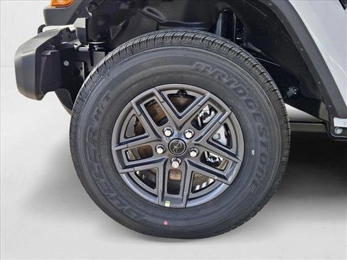 New 2025 Jeep Gladiator Sport image 10