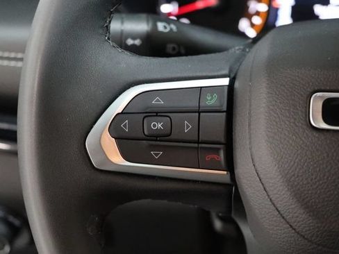 Used 2024 Jeep Compass Latitude w/ Convenience Group AWD/4WD image 19