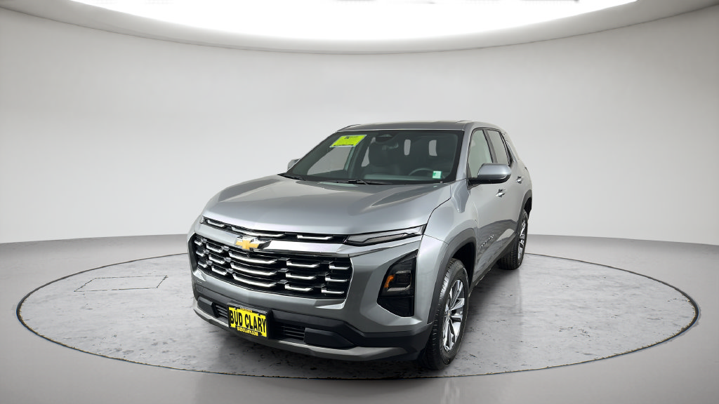 Used 2025 Chevrolet Equinox LT AWD/4WD image 1