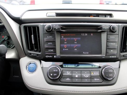 Used 2017 Toyota RAV4 LE Plus image 12