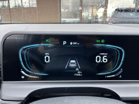 Used 2025 Kia Seltos S image 10