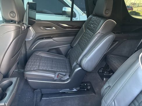 Certified 2023 Cadillac Escalade Sport Platinum w/ LPO, ONYX Package image 9