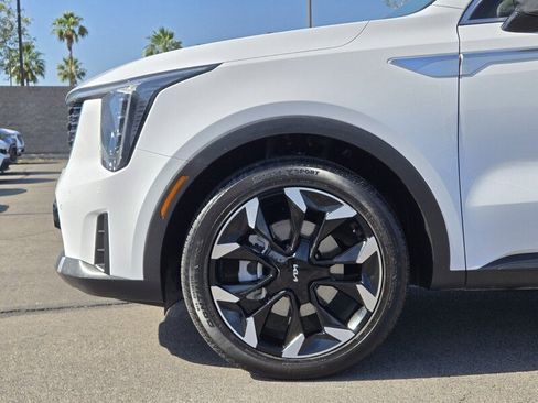 Certified 2025 Kia Sorento EX FWD image 10