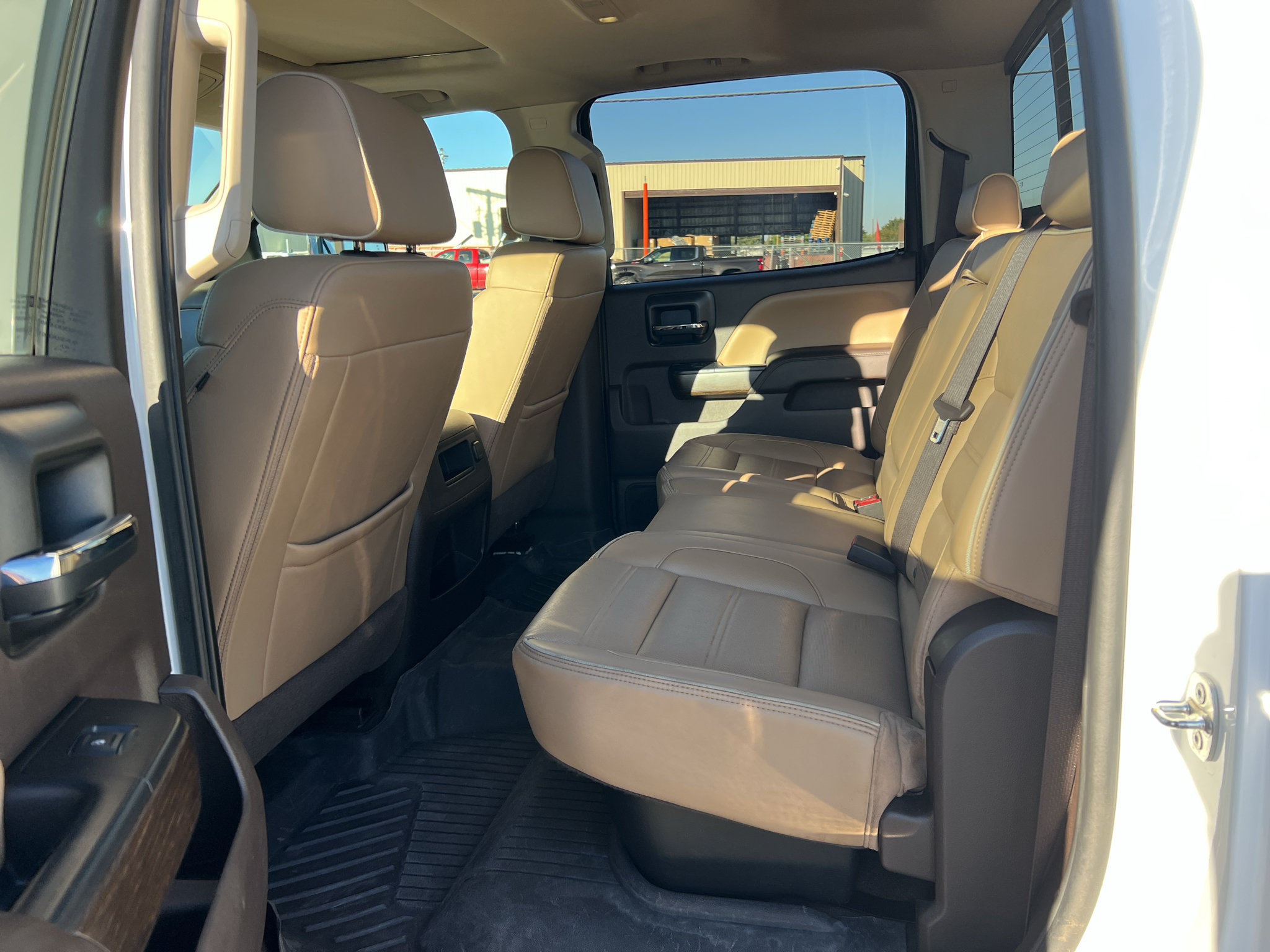 Used 2017 GMC Sierra 2500 Denali w/ Duramax Plus Package AWD/4WD image 31