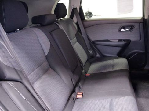 Used 2023 Nissan Rogue SV image 17