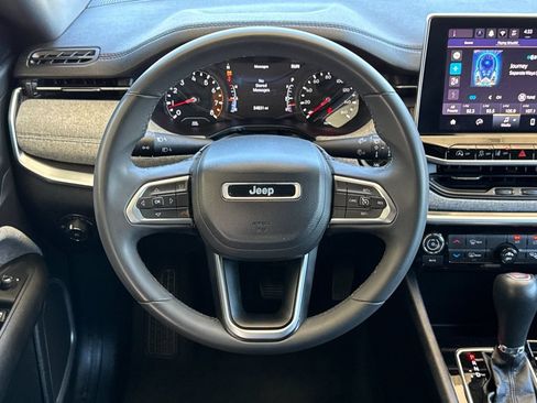 Used 2024 Jeep Compass Latitude AWD/4WD image 15