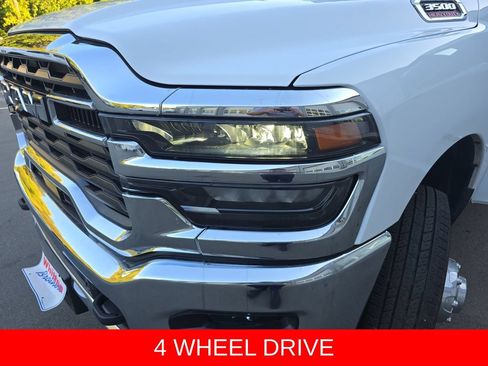 Used 2025 RAM 3500 Big Horn AWD/4WD image 28