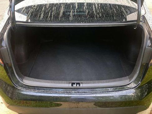Used 2022 Toyota Corolla LE FWD image 28