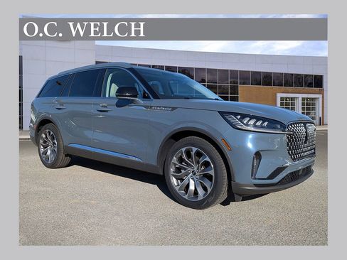 Certified 2025 Lincoln Aviator Reserve image 1