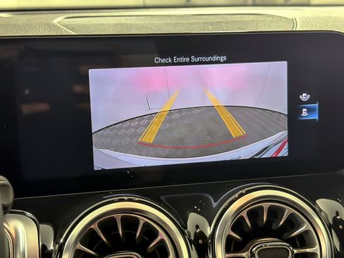 Used 2022 Mercedes-Benz GLB 250 w/ Premium Package Lite image 18