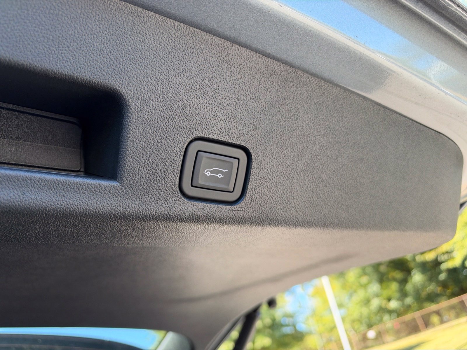 Used 2026 Chevrolet Traverse RS FWD image 37