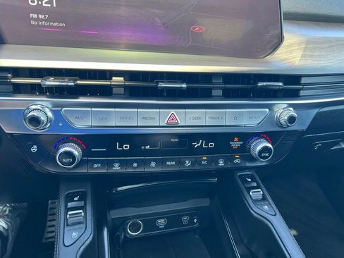 Used 2023 Kia Telluride AWD image 41