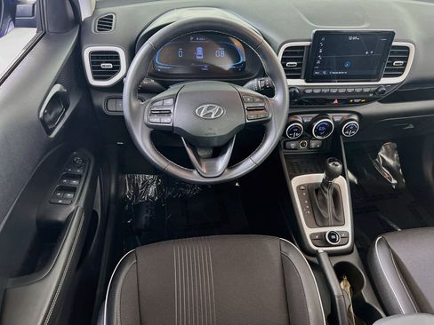 Used 2023 Hyundai Venue Limited w/ Cargo Package FWD image 21