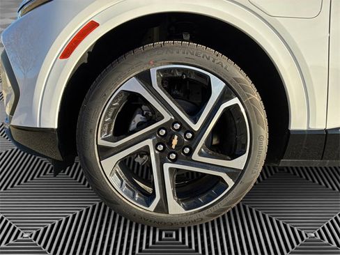 New 2026 Chevrolet Equinox EV LT w/ Convenience Package II image 9