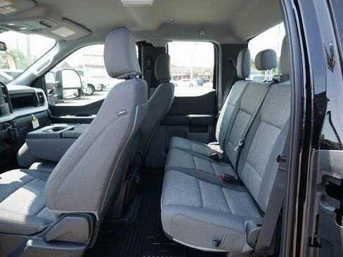 New 2025 Ford F250 XL w/ XL Chrome Package image 21