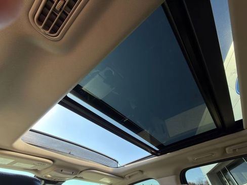 Used 2024 Ford Expedition Max XLT image 15