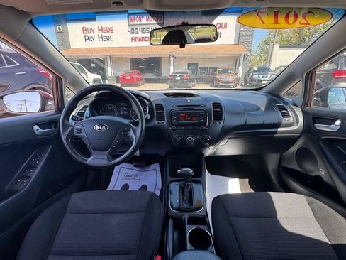 Used 2017 Kia Forte LX FWD image 9