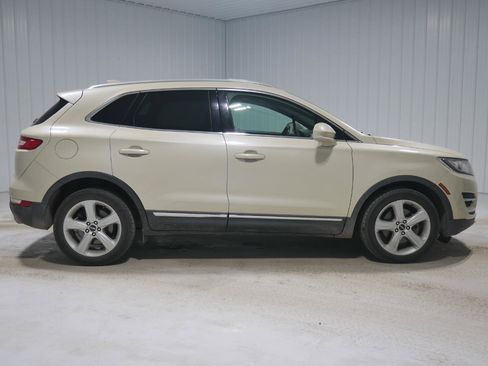 Used 2018 Lincoln MKC Premiere image 4