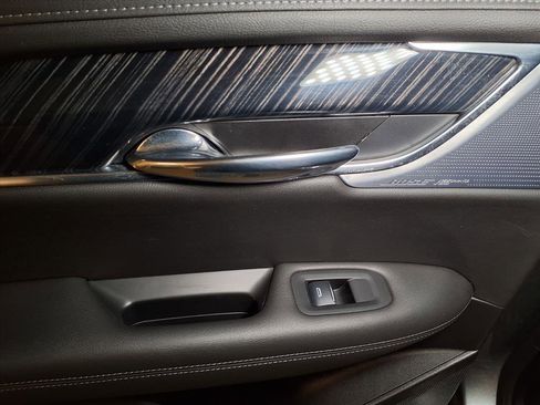 Certified 2025 Cadillac XT6 Premium Luxury image 19