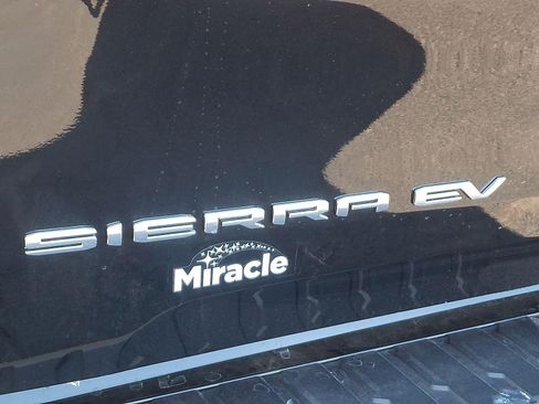 New 2025 GMC Sierra EV Denali AWD/4WD image 12