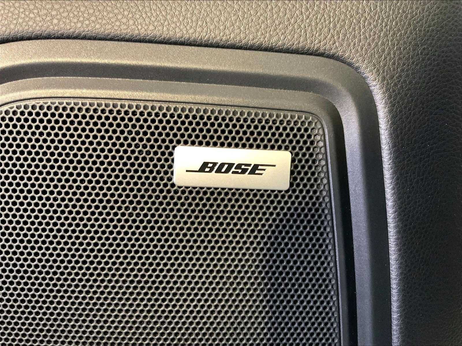 Certified 2024 Porsche Macan AWD/4WD image 38