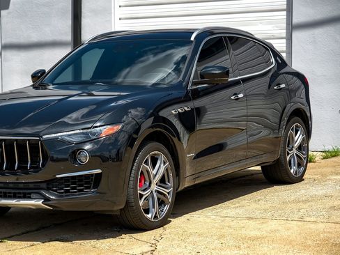 Used 2019 Maserati Levante S GranLusso image 7