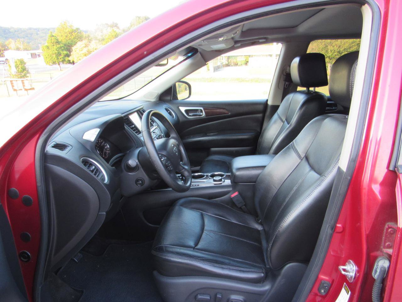 Used 2014 Nissan Pathfinder Platinum w/ Platinum Premium Package AWD/4WD image 4