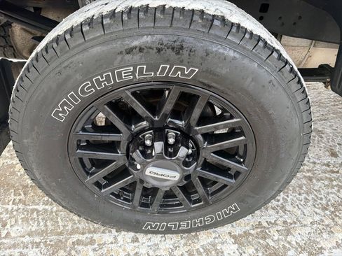 Certified 2022 Ford F250 Lariat w/ Black Appearance Package image 10