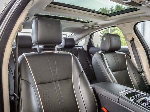 Used 2018 Jaguar XJ R-Sport image 38